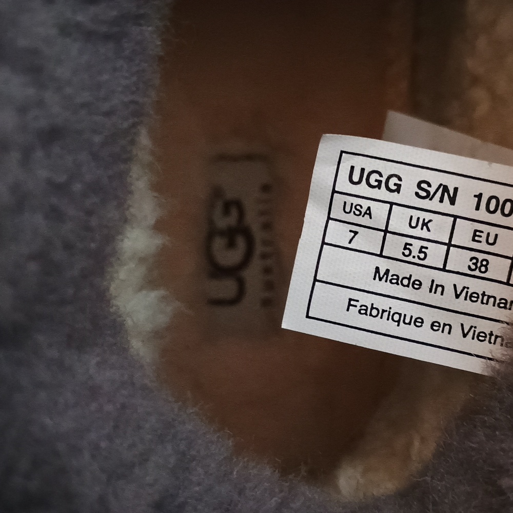 Woman's Size 7 UGG Ostrander Winter Black Waterproof Boots with Sheepskin Lining - Picture 7 of 12